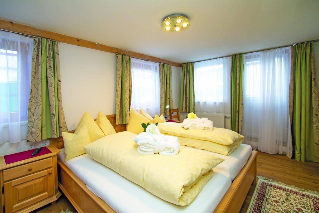 Gertis Ferienwohnung Гохфільцен Номер фото
