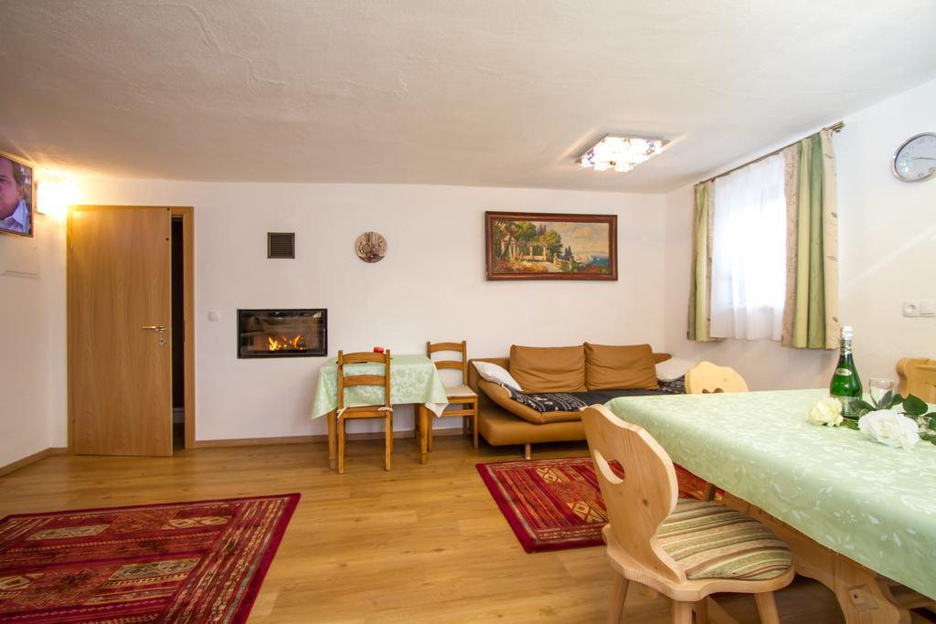 Gertis Ferienwohnung Гохфільцен Номер фото