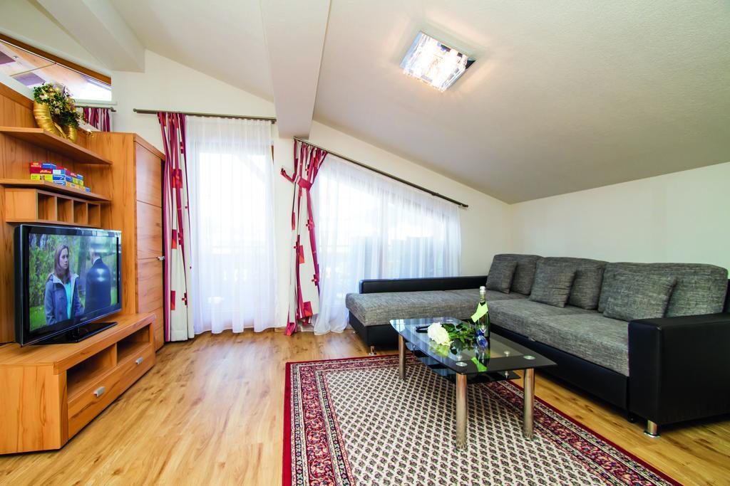 Gertis Ferienwohnung Гохфільцен Номер фото